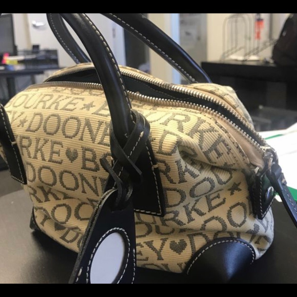 Dooney & Bourke bag
